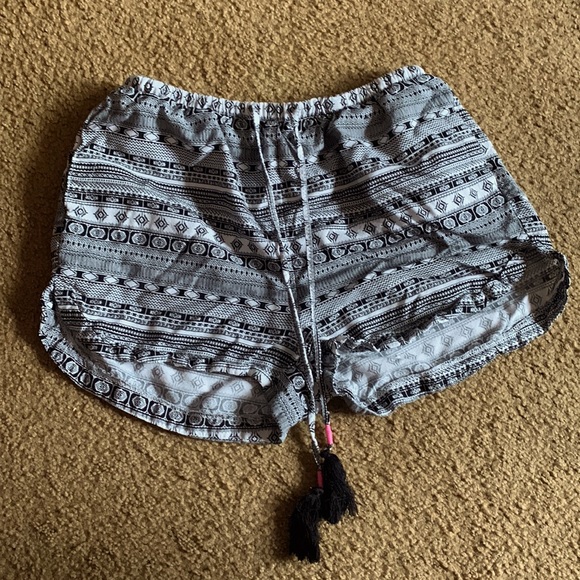 Patterned shorts - Picture 3 of 3
